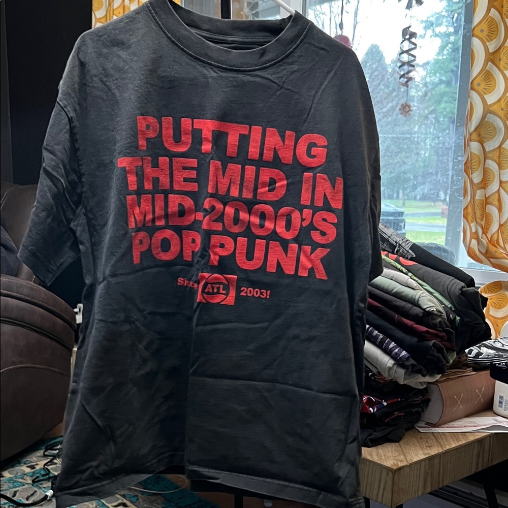 Like new All Time Low Pop Punk T-Shirt